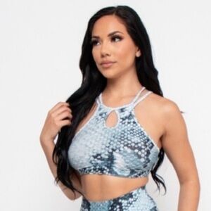 SNAKE PRINT FITNESS ACTIVE WEAR CROP SPORT TOP SIZE XL NEW WITH TAGS NEW